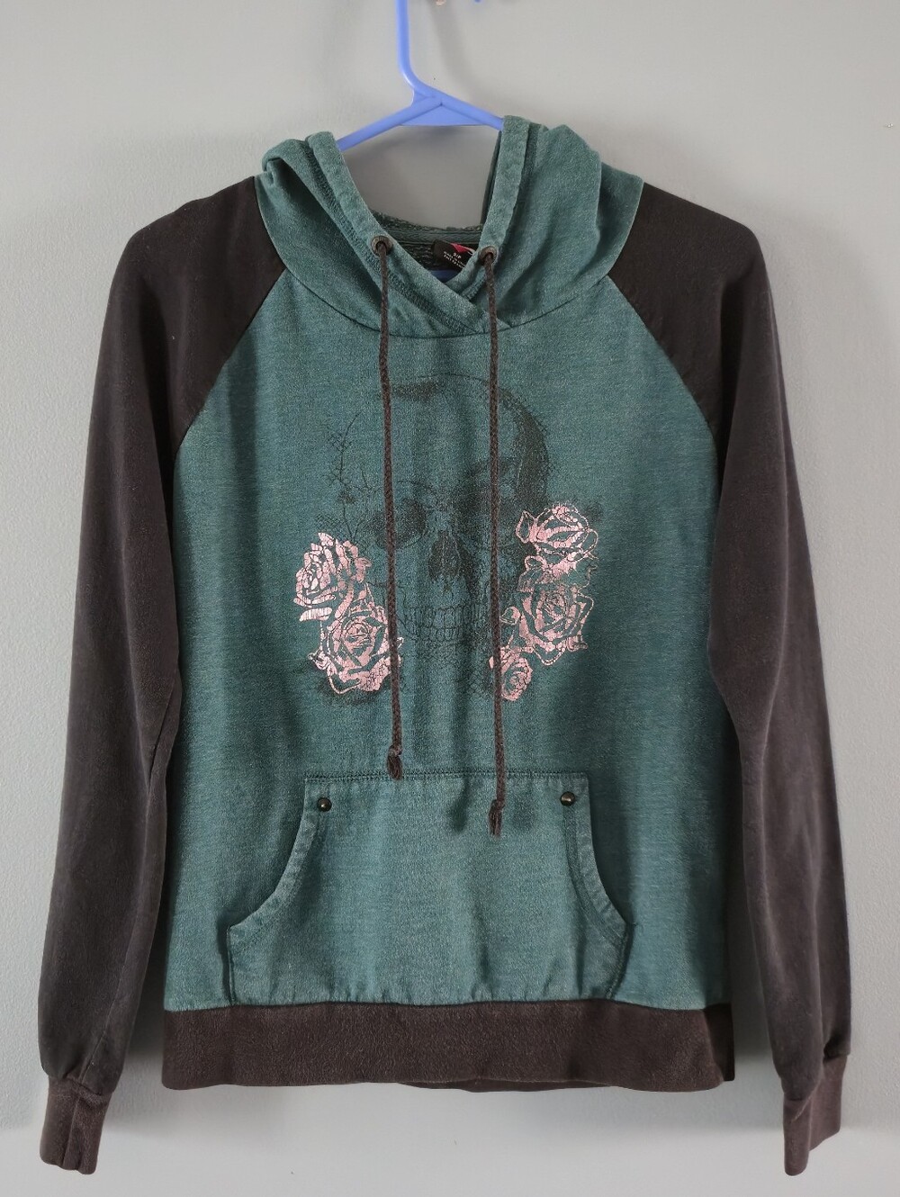 Hard Candy Vintage Teal and Black Zip-Up Hoodie with Skull & Rose Graphic (Sm)